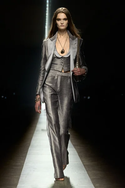 Look 43